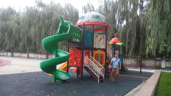 兒童游樂設(shè)施